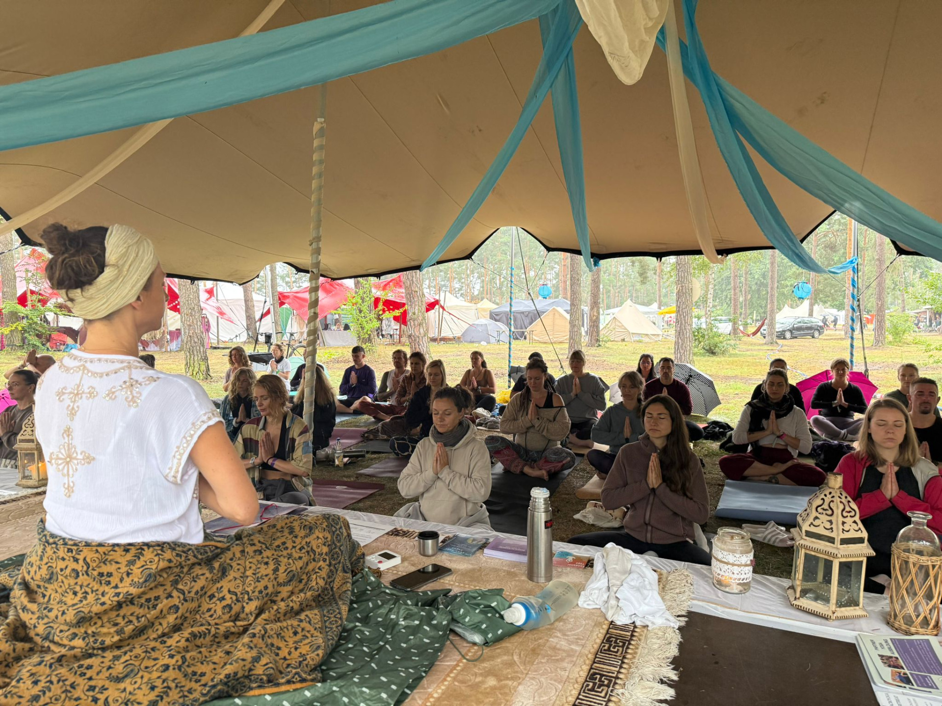 Kundalini Yoga Klasse beim evolve Festival 29.08.25